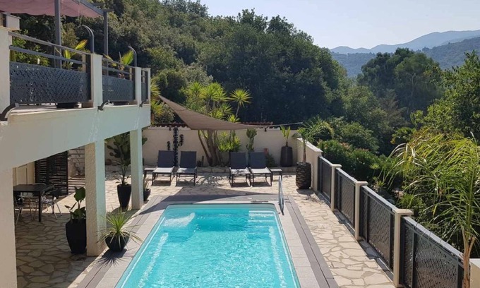 Reynes House | Cozy T2 Apartment Near Beach with Pool & Spa Amenities