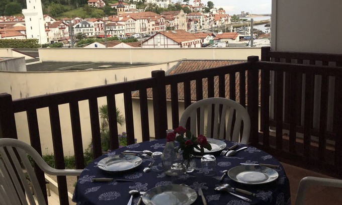 Ciboure Apartment | Top-Rated T2 Apartment Overlooking the Port for Families