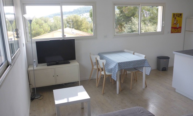 La Cadiere-d'Azur House | Modern T2 Apartment in Cadière d'Azur - Rated 10/10