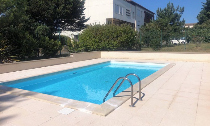 La Rochelle Apartment | Poolside T2 Apartment with Ocean View & Spa Amenities