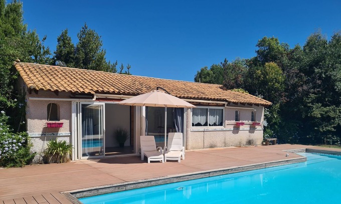 Lattes Cabin | T2 Avec Piscine Spacieuse au Calme à 10 min des Plages