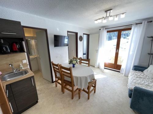 Laveissiere Apartment | T2 cabine fonctionnel près des pistes, idéal 4-6 pers - FR-1-787-101