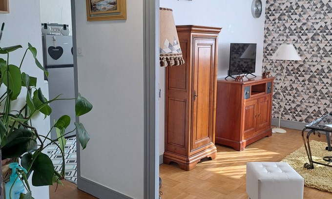 Limoges Apartment | Explore Limoges: T2 Centre Ville with Family-Friendly Amenities