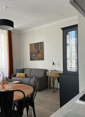 Toulon Apartment | Guest Rated 10/10 at T2 Cosy Mirabeau - Family Friendly Stay