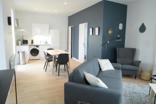 Cognac Apartment | Cozy T2 with Rooftop Terrace in City Center, Pet Friendly