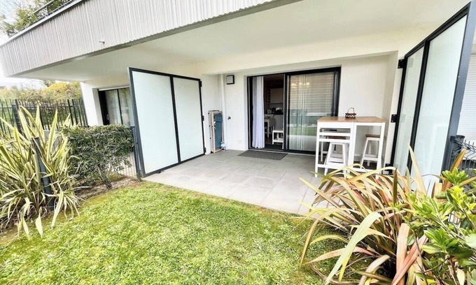 Guidel-Plages Apartment | Convenient T2 de Standing: Steps from Port and Beaches