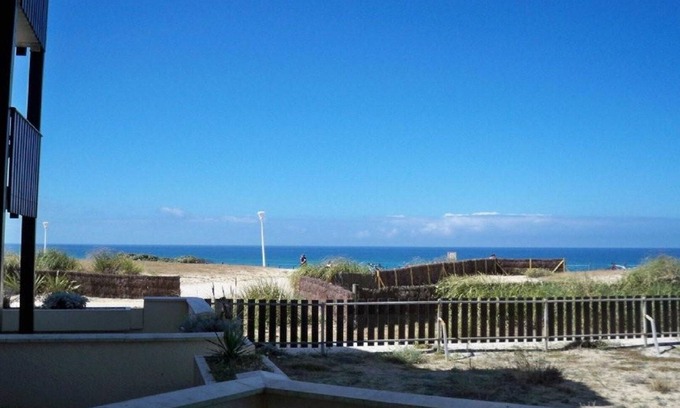 Lacanau-Ocean Apartment | Ocean-Facing T2 with Pool and Child-Friendly Amenities