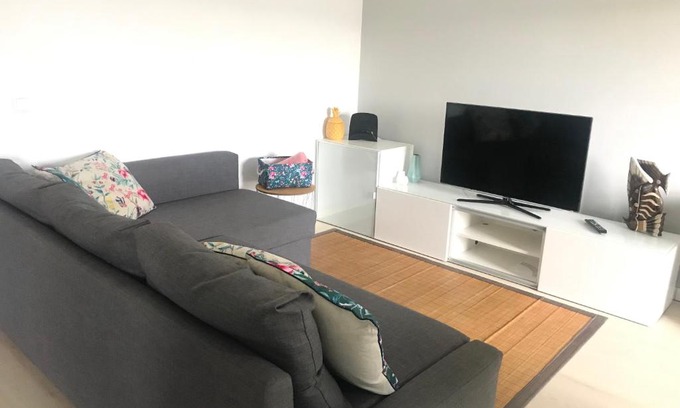 Ferragudo Apartment | Cozy Beach Apartment in T2 Ferragudo with Family Amenities