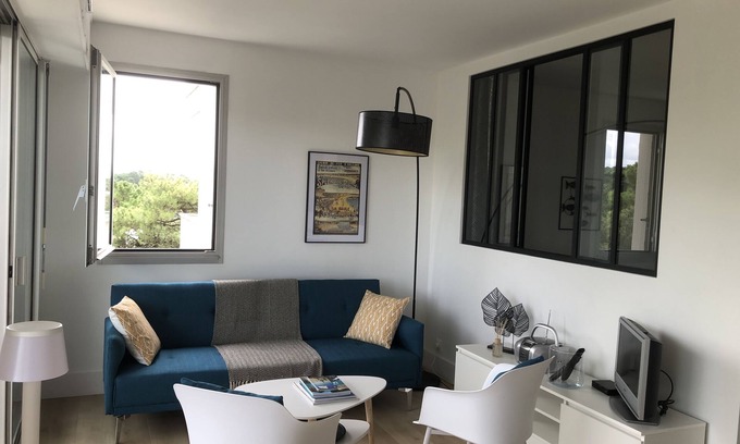La Baule-Escoublac Apartment | Discover T2 Hypercentre La Baule: Renovated with Ocean Views