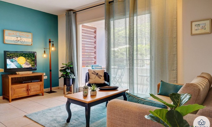 Saint-Denis Apartment | Explore T2 – Le Céladon*** in Vibrant Saint-Denis