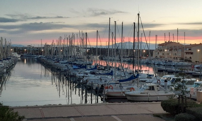 Leucate Apartment | Enchanted Views & Oceanfront Comfort at T2 "Les mille est une voiles"