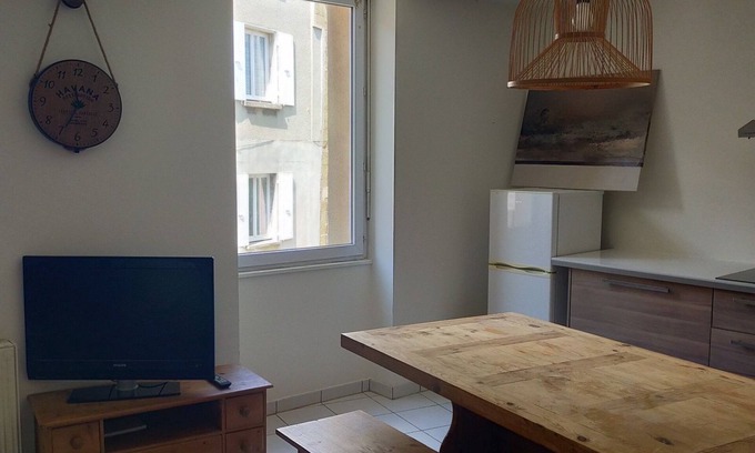 Saint-Agreve Apartment | Family-Friendly Retreat in T2 Meublé au Cœur du Village