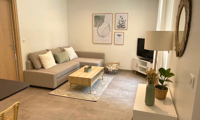 Sarlat-la-Caneda House | Discover T2 Neuf: Private Parking, Steps from the Center