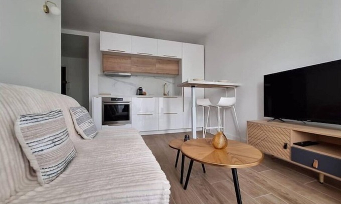 Arcueil Apartment | Cozy T2 Near Paris with Free Parking and Pet-Friendly Stays