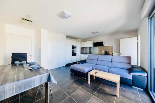 Grand Sud Apartment | Modern 2-Bedroom Retreat with Child-Friendly Amenities
