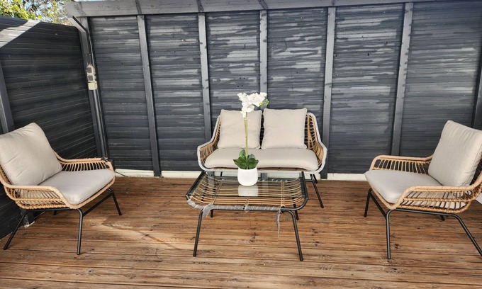 Chenac-Saint-Seurin-d'Uzet Apartment | Family-Friendly T2 Rental: Your Ideal Budget Escape