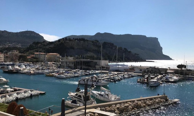 Cassis Apartment | Unforgettable Views at T2 VUE IMPRENABLE SUR CASSIS