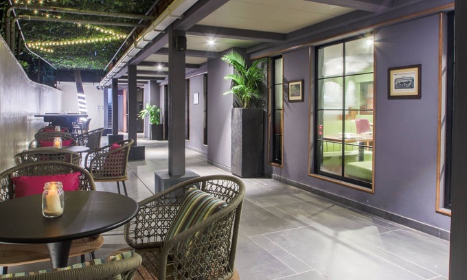 Vile Parle East Hotel | Budget-Friendly T24 Retro: Wheelchair Accessible & Family Oriented