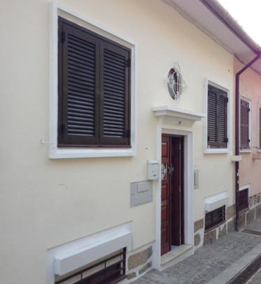 Santa Marinha House | Budget-Friendly T2P Félix House: Rated 9.5, Family-Friendly Stay
