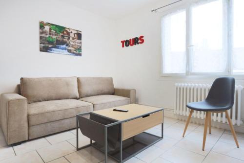 Saint-Cyr-sur-Loire Apartment | Convenient T3 Just 10 Minutes from Tours with Kitchen