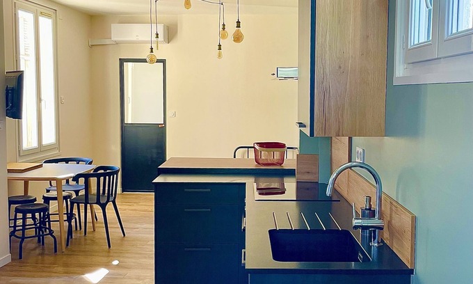 La Ciotat Apartment | Ideal Getaway: T3 Near Beaches with Free Parking & Family Perks