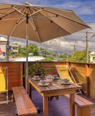 Centre-Ville Apartment | Oceanfront Bliss at T3 - Résidence Georgette, Rated 9.7/10