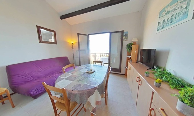 Saint-Pierre-la-Mer Apartment | Breathtaking T3 Apartment with Oceanfront Views
