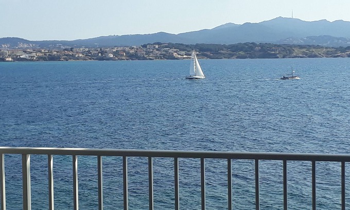 Sanary-sur-Mer Apartment | Seafront Retreat with Ocean View and Pool, Rated 9.8/10