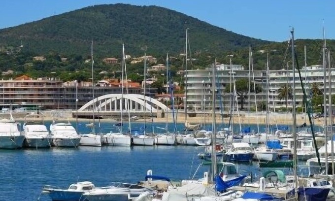 Sainte-Maxime City Centre Apartment | Guest Rated 10/10: T3 Apartment with Oceanfront Views