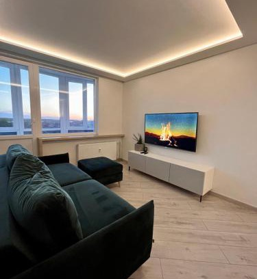 Old Town Apartment | Modern T3 Apartment with Self Check-in & Family-Friendly Amenities