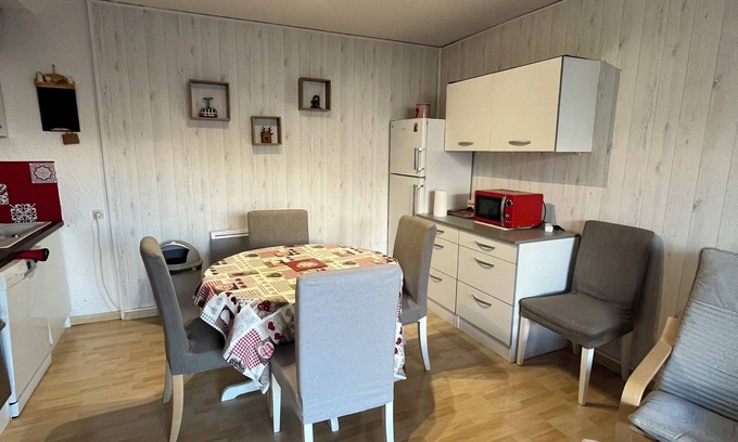 Le Sauze Apartment | Central T3 in Sauze: Family-Friendly & Accessible Stay