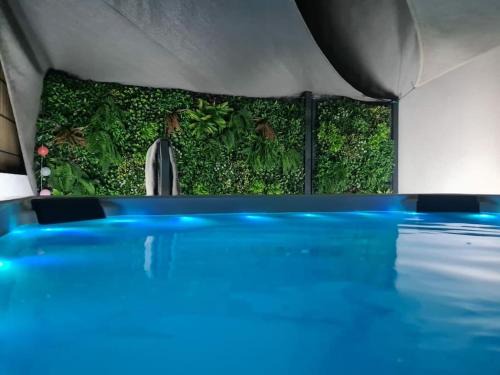 Ceyreste Apartment | Relax in T3 with Private Outdoor Hot Tub & Great Reviews