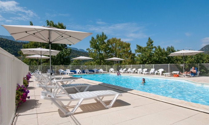 Giez Condo | Giez | 2BR Alcove with Pools and Family-Friendly Amenities