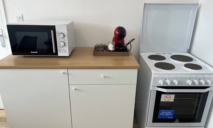 Lormont Apartment | Tranquil T3: Renovated Retreat Near Bordeaux, Rated 10/10