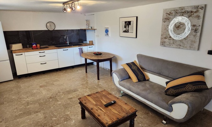 Pezenas Apartment | T3 Dans la sud Avec Piscine et Coin Barbecue