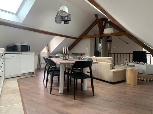 Bagneres-de-Bigorre Apartment | Inviting T3 Kokon: Family-Friendly with Parking & AC