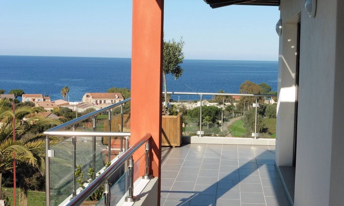 Saint-Florent Apartment | Elegant T3 with Ocean View, Large Terraces & Top Rating