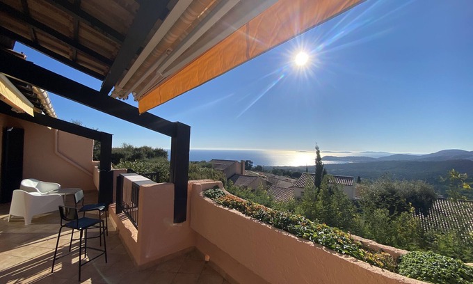 La Croix-Valmer Apartment | Unforgettable Ocean View Oasis with Pool and Spa