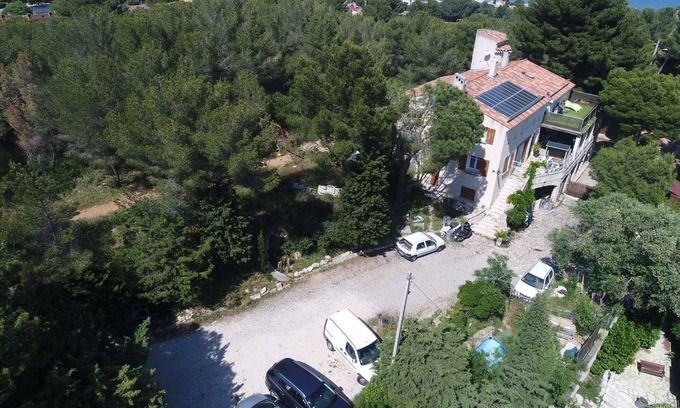 Martigues Apartment | Idyllic T3 with Terrace & Breathtaking Views in Martigues