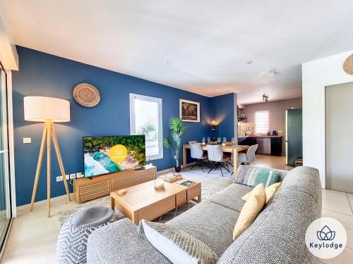 Centre-Ville Apartment | Family-Friendly T3 Tropical Lodge - 4 Stars in Saint-Pierre
