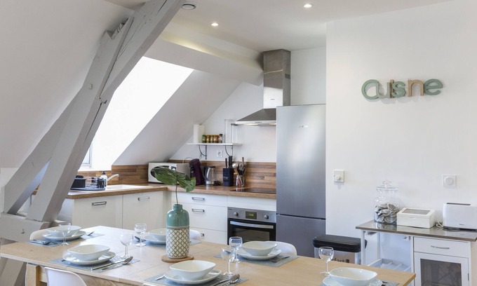 Lourdes Apartment | Quiet 98m2 Apartment in Center with Pool & Wifi