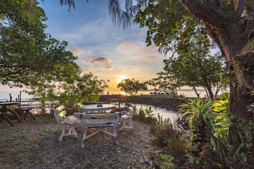 Ko Mak Hotel | Discover Ta-Lay Time KohMak with Oceanfront Views