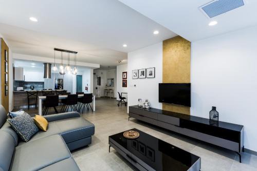 Bugibba Apartment | Discover Ta Martin, Flat 2 - Family-Friendly Retreat