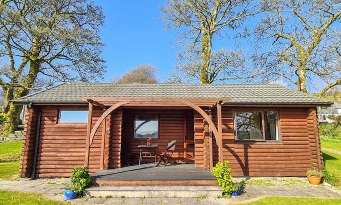 Fivelanes Cabin | Relax at Ta Mill Brookview Lodge: Pool, Spa & Scenic Views