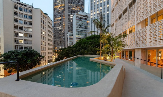 Republica Apartment | Pet-Friendly Tabas by Blueground with Ocean View & Spa