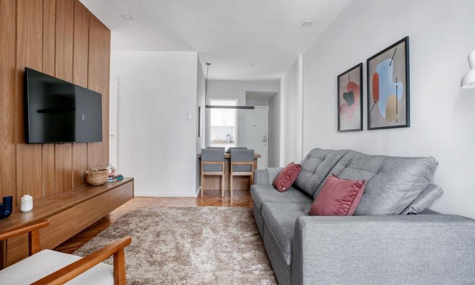 Ipanema Apartment | Elegant Tabas Lindo Apartment in Ipanema - 4-Star Stay