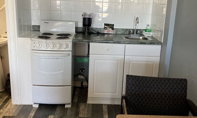 Taber Hotel | Eco-Friendly Taber Motel with Breakfast & Family Amenities