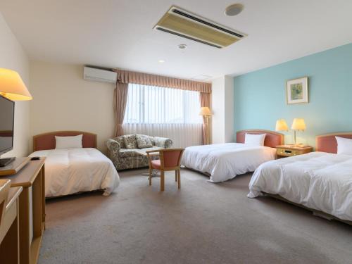 Gamagori Hotel | Relax at Tabist Katahara Resort Gamagori with Hot Tub Access
