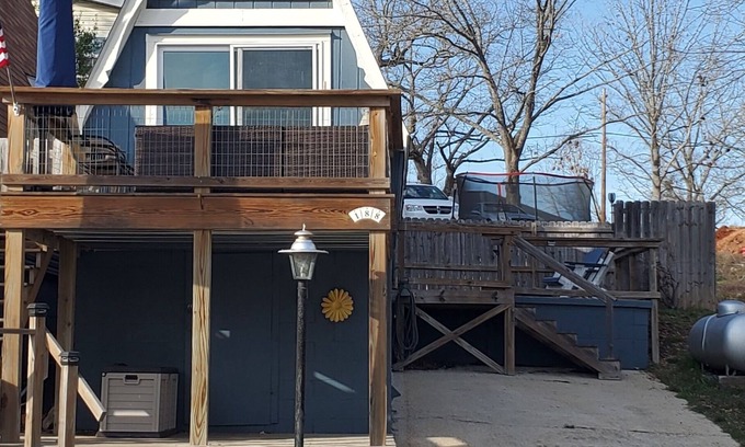 Lampe Cabin | Idyllic Table Rock Lake Cabin at Black Oak Resort