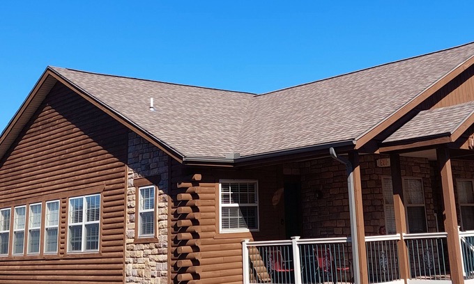 Indian Point Cabin | Discover Table Rock Lake Walk-in Log Cabin - Top-Rated Retreat!